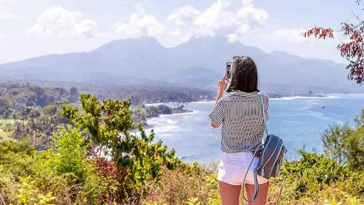 Himalayas,  Rajasthan,  Karnataka,  and Kerala, travel, women travel alone,  Himachal,  Uttarakhand, Zostel