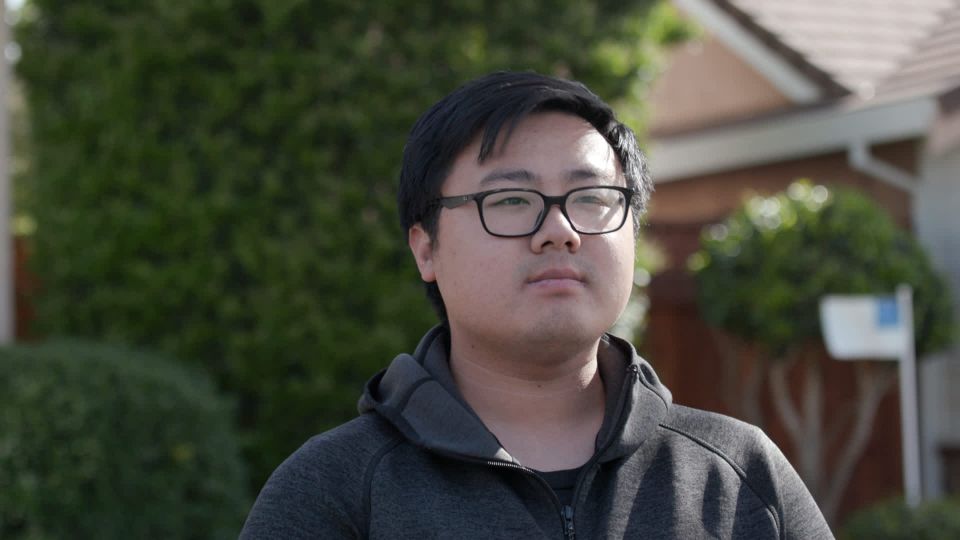 World , Gap , shares , tumble , 20%