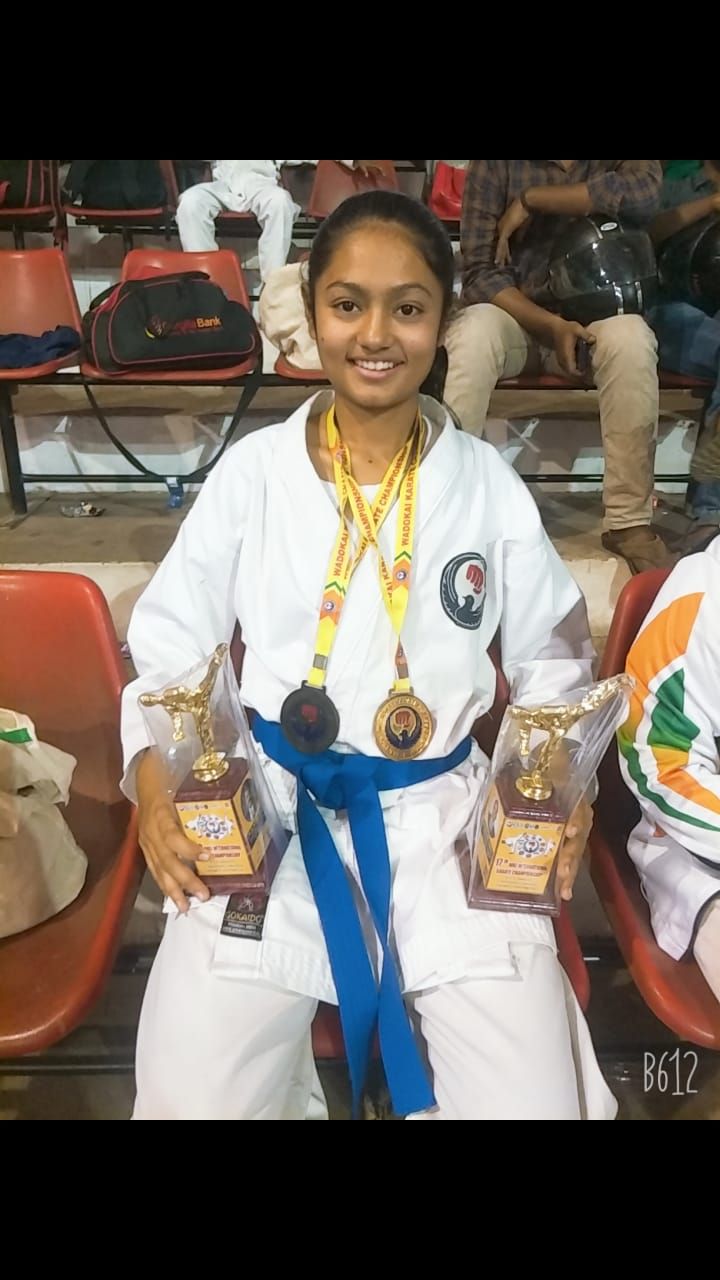 Swati Gosai, Karate Female, Karate Champion Gujarat, India female Karate Champion, karate kata champion , kata champion swati gosai