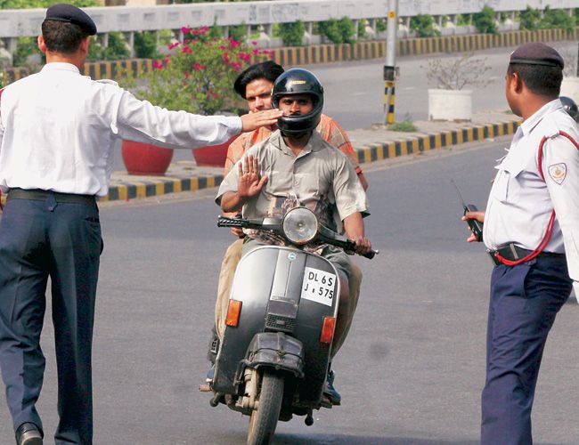 E-Challans, driving, Mobile phones, Vehicle, Rules