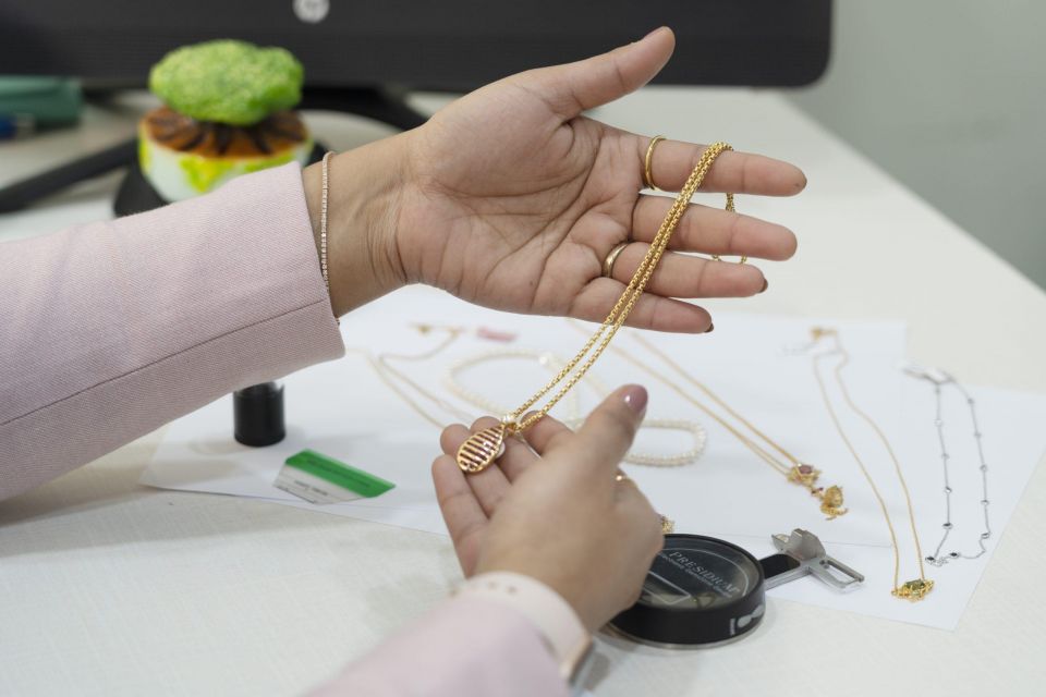 brand authenticator Markham,  luxury authentication Ontario,  designer brand verification,  luxury jewelry authentication,  luxury watch authentication,  authentic designer appraisal,  premium brand verification,  handbag authentication Markham,  trusted luxury authenticator,  professional brand authentication
