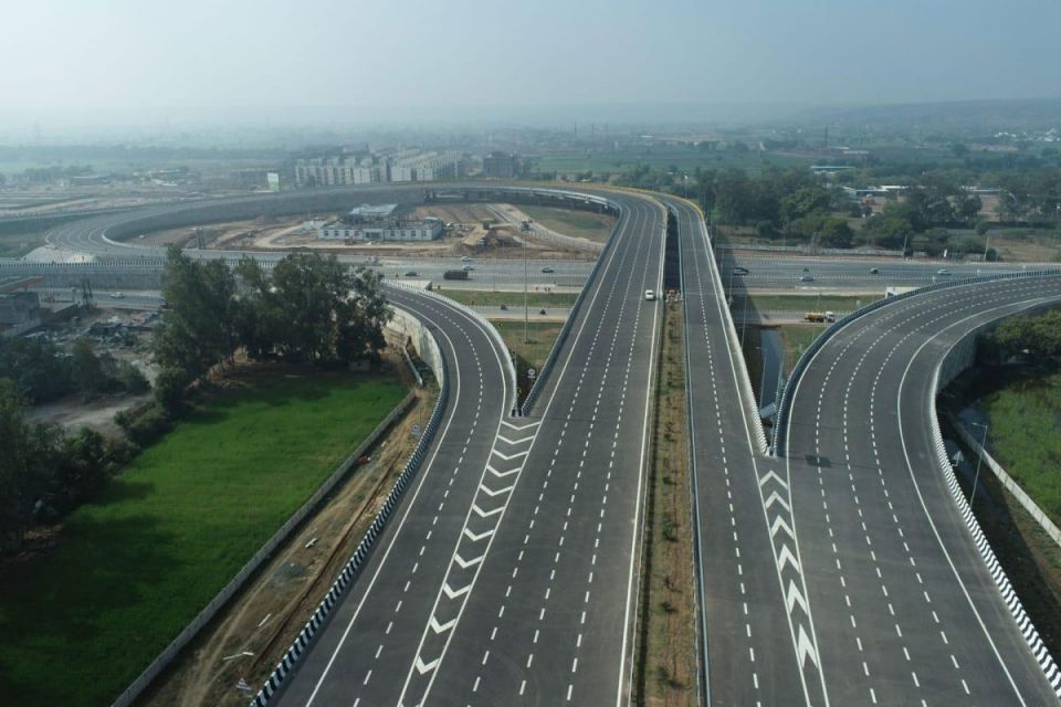 Bengaluru-Chennai Expressway: Redefining Travel Between Two Metropolises, Bengaluru-Chennai Expressway, Redefining Travel Between Two Metropolises , Travel Between Two Metropolises , Bengaluru-Chennai