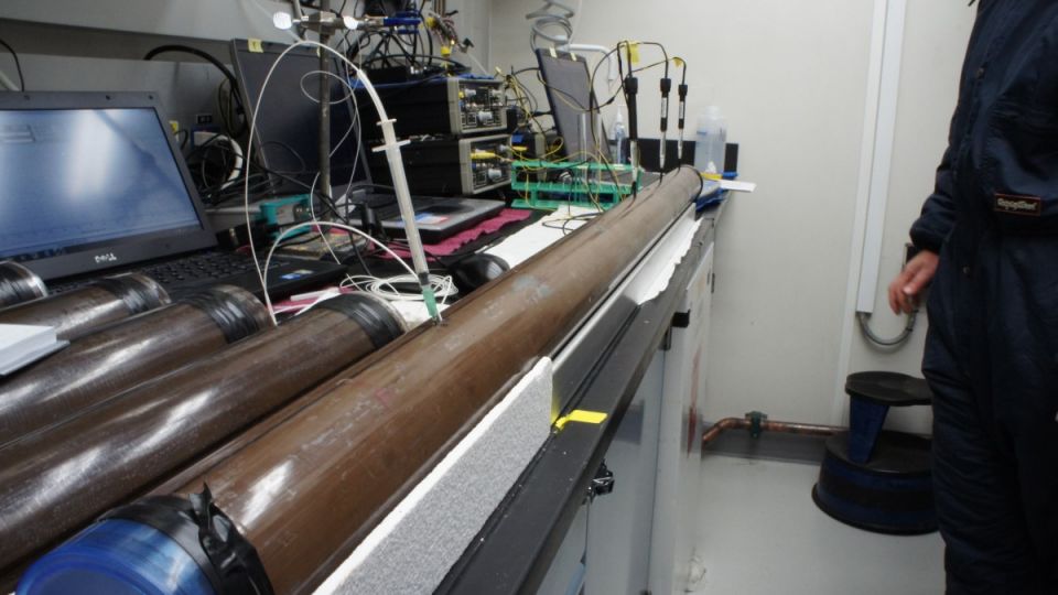 scientist, microbes, Scientists Revived A 100-Million-Year Old Microbes.