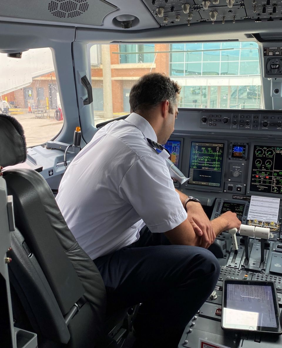 World , Business, pilot shortages , US , solutions World , Business, pilot shortages , US , solutions