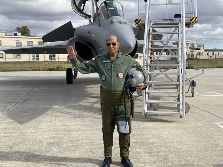 First Batch Of Rafales For India Leaves France , Rafale Deal, Indian Air Force pilots, Minister Rajnath Singh, France , India, Aeroplanes, global news, world news First Batch Of Rafales For India Leaves France , Rafale Deal, Indian Air Force pilots, Minister Rajnath Singh, France , India, Aeroplanes, global news, world news