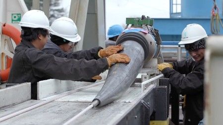 Google, New Transoceanic Information Link, Land In Cornwall, Cornwall, Facebook, Microsoft,  US,  UK and Spain., Under the ocean, global news