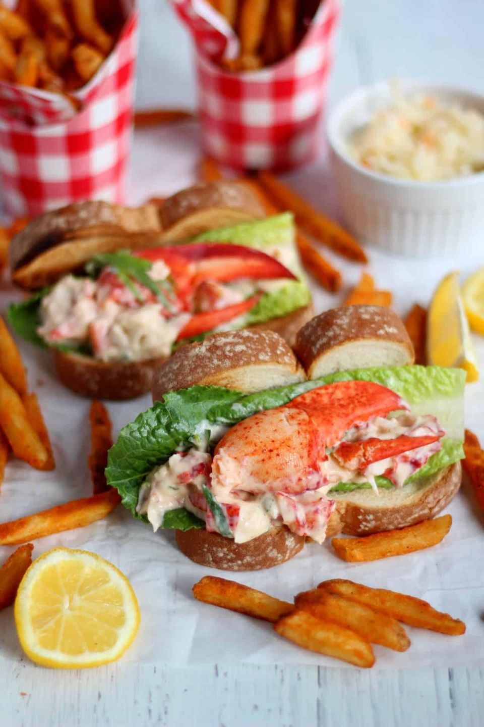 Indulge in a Classic: The Lobster Roll,  The Lobster Roll, Indulge in a Classic, The Lobster Roll one of the best dish in usa , The Lobster Roll one of thr best dish in us , The Lobster Roll one of the best dish in america