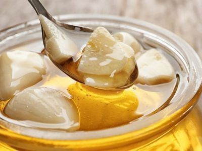 Ear , Headache, home remedy, Garlic, garlic treatment , olive oil, oil Ear , Headache, home remedy, Garlic, garlic treatment , olive oil, oil