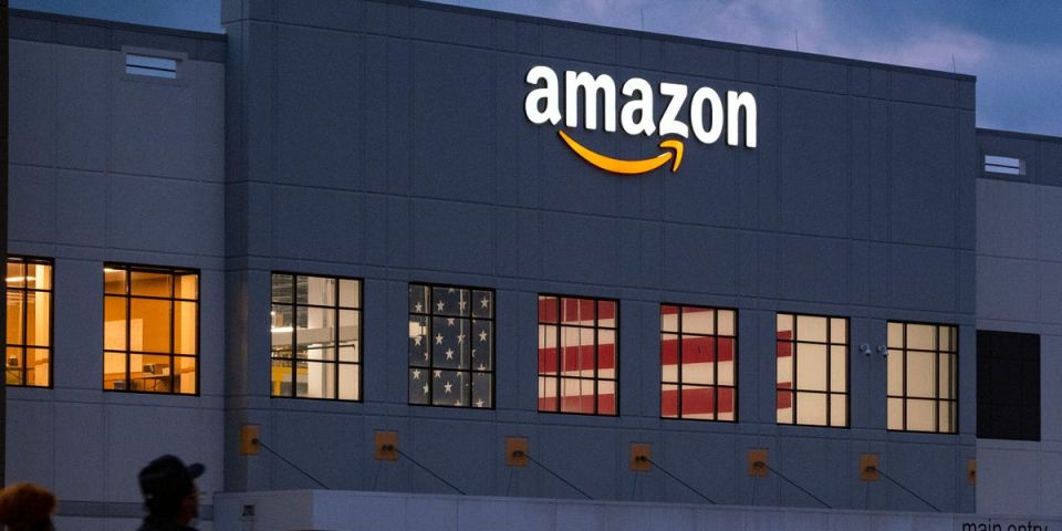 World , Former , Amazon employee, charged , bribery World , Former , Amazon employee, charged , bribery