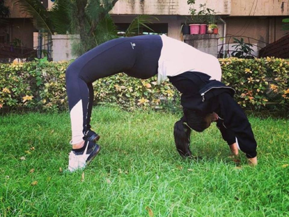 Kriti Sanon, Chakrasan, Vip, Bollywood Actress, Yoga Kriti Sanon, Chakrasan, Vip, Bollywood Actress, Yoga