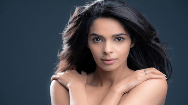 Mallika Sherawat, Stars, People, Niqab, media
