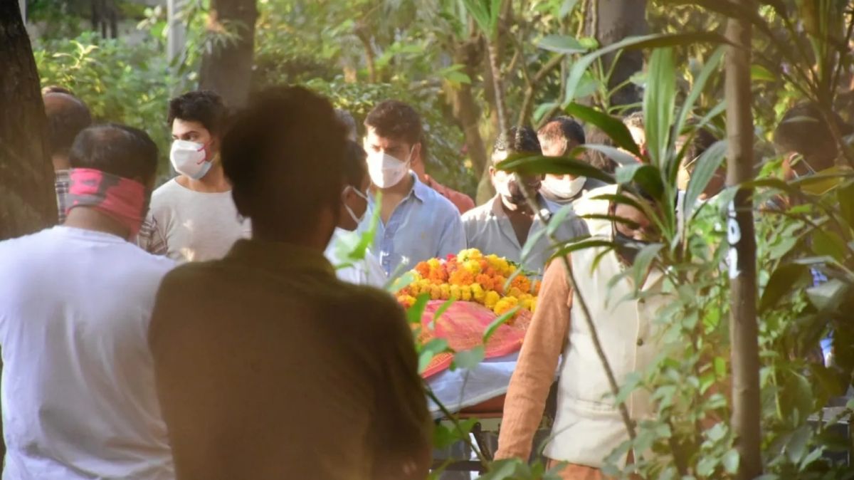 Varun Dhawan ,  Mehboob Studios,  Manoj to Lilavati Hospital, shooting , Varun