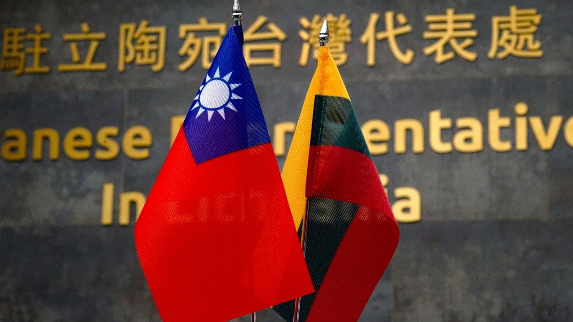 China,  Ban on beef imports,  Lithuania,  Taiwan,  Beijing