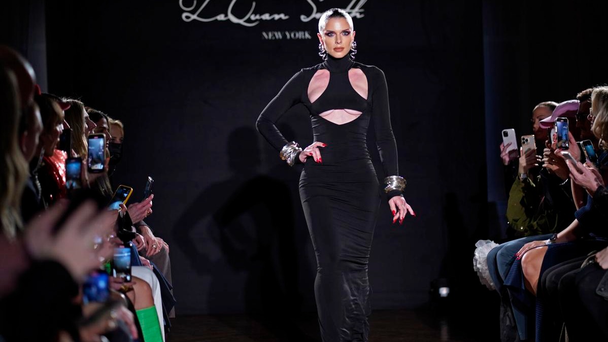 Julia Fox , fashion news, world, Kim Kardashian West, Hailey Bieber , runway at New York Fashion Week