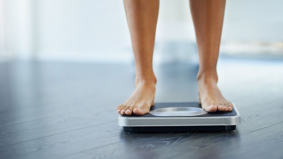 keep your weight off after Bariatric surgery, Bariatric surgery, Food journals, Consistent lifestyle, Like-minded people, Stick to a plan, Exercises, Mindful and healthy eating, World