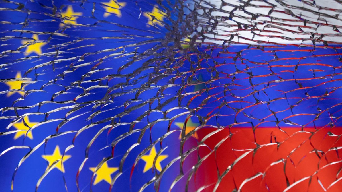 European Union,  Russia,  Ukraine,  SWIFT,  President Ursula von der Leyen