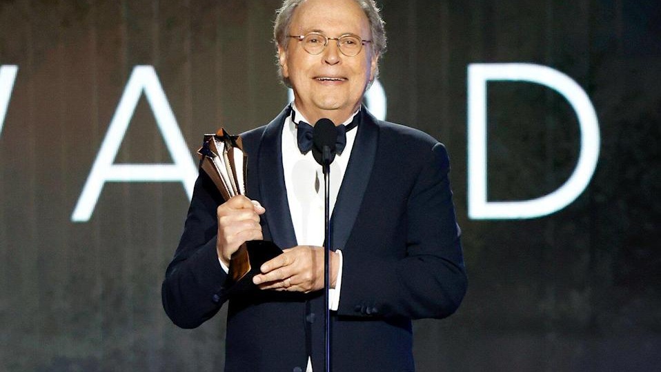 Billy Crystal,  Critics Choice Awards,  Lauren Bacall,  Mike Wazowski,  Kyiv