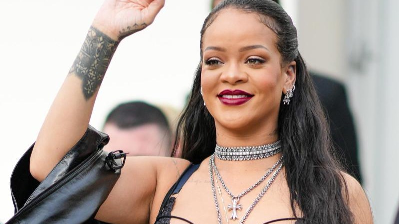 Rihanna gives fashion, Rihanna , fashion, Diggzy , paparazzi , World, sexy pregnant skin curves