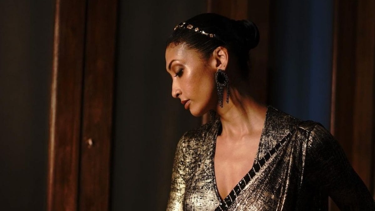 New York silhouette,  NBA logo, maroon,  ocher,  mandarin,  marigold