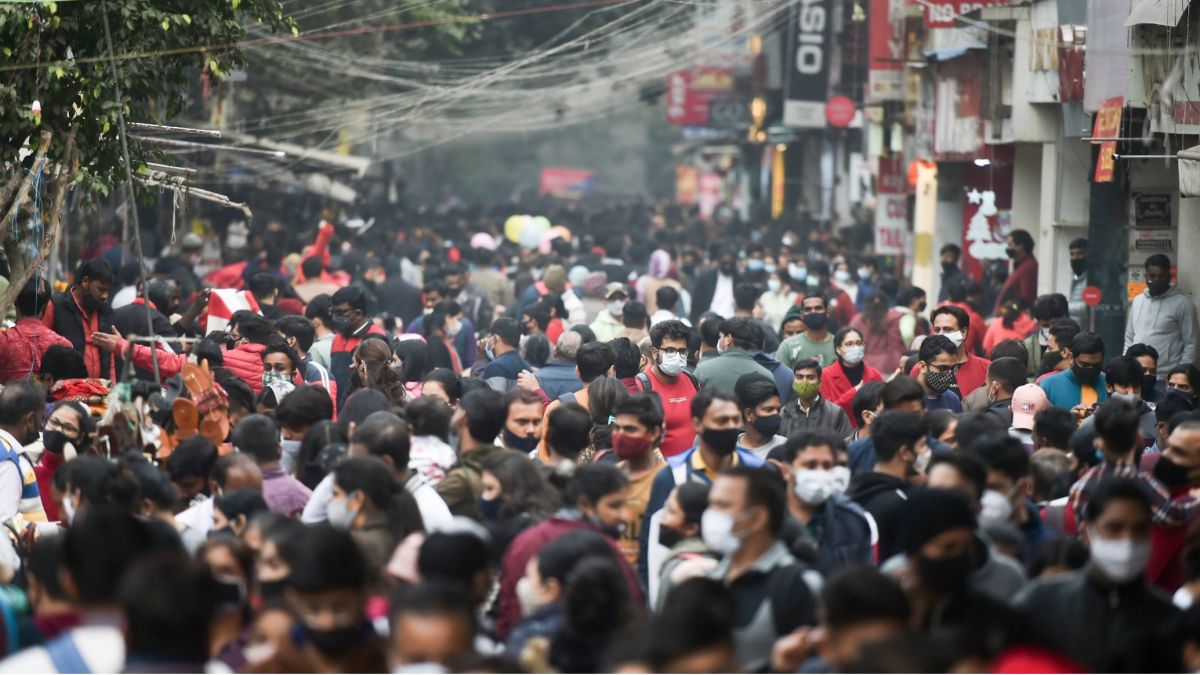 The fourth wave of fear, world, Huangpu River , China locks up 26 million people, spike in Covid-19 cases