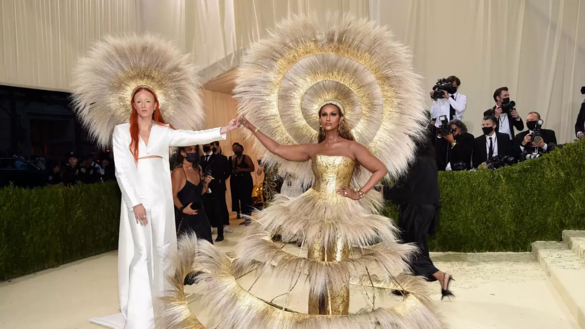 gold tiara,  Hamish Bowles, lifestyle, people, World,  lush idol