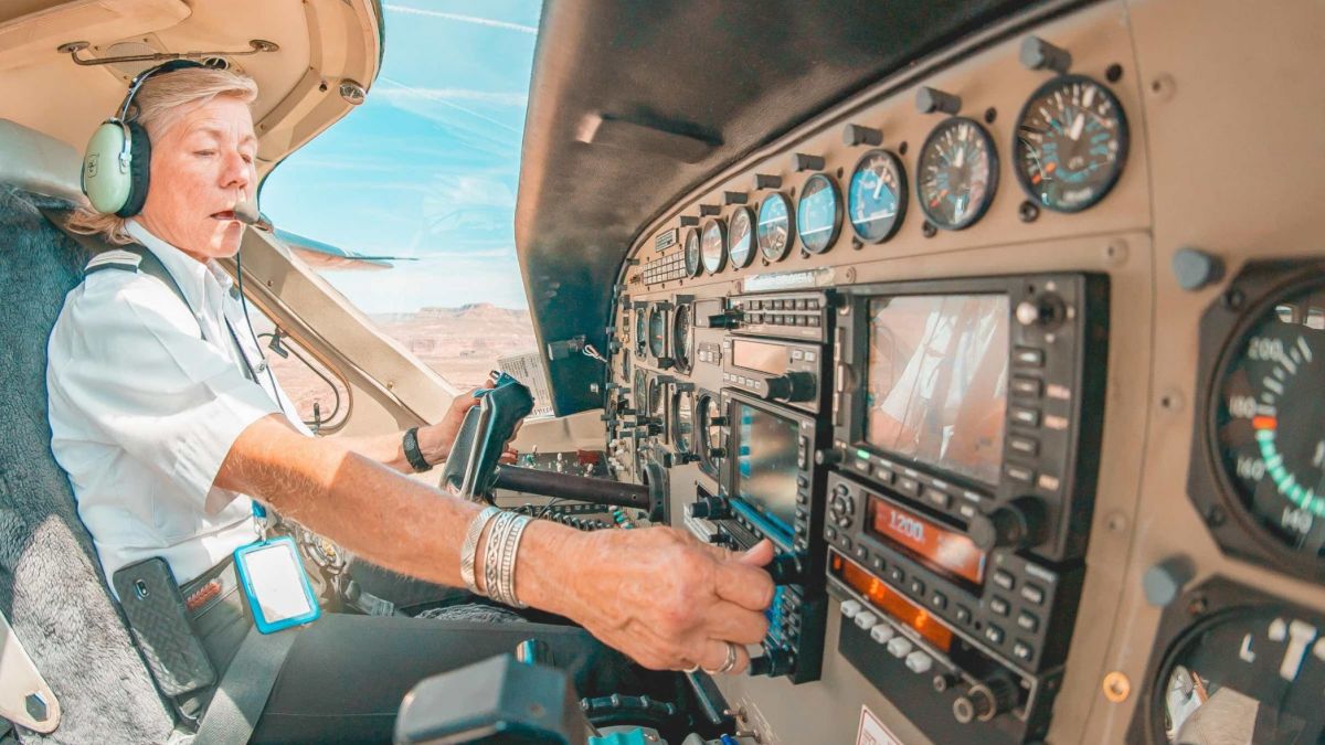 World , Business, pilot shortages , US , solutions