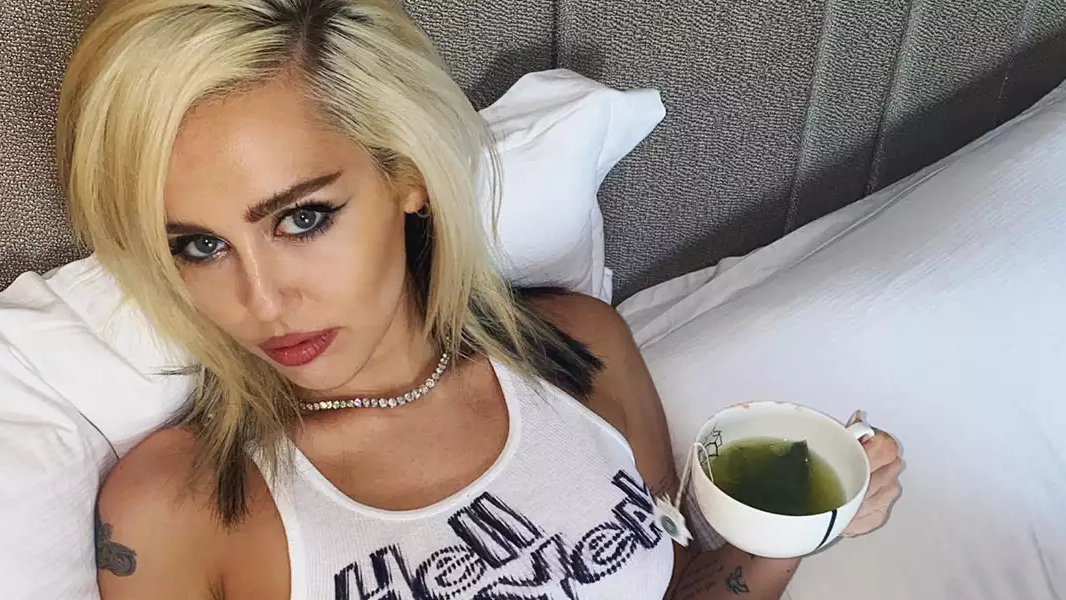 Miley Cyrus, people, world, FORCE ,  Cyrus' Instagram,  cute t-shirt