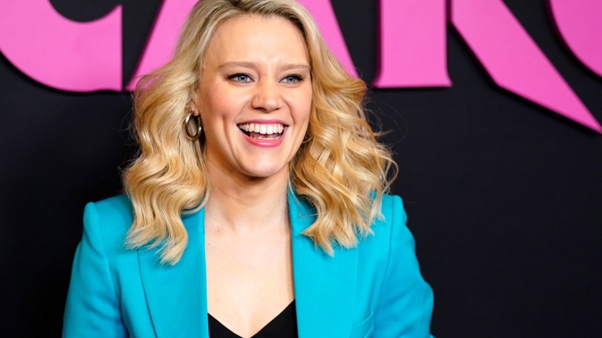 Eddie Bryant , World, Emmy Awards , McKinnon,  Pete Davidson , kisses from Bowen Young