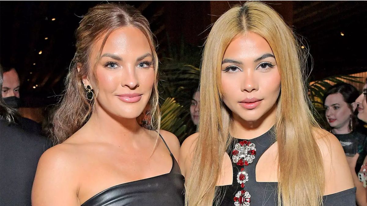 Becca Tilly , PDAs, world, single,  Kiyoko