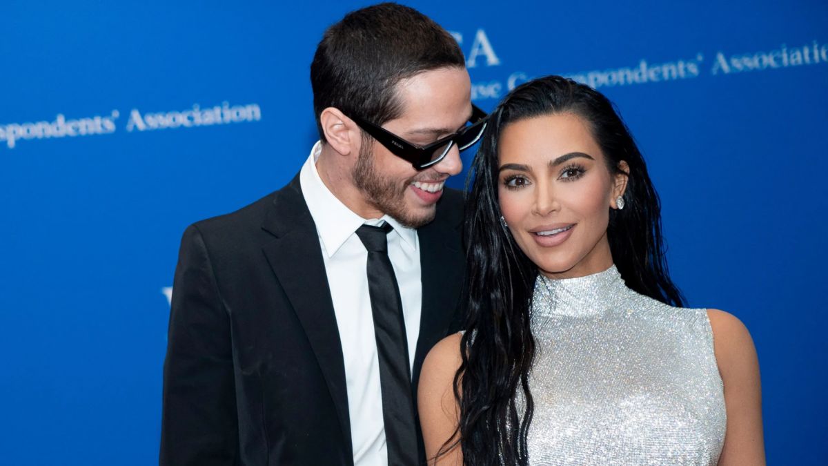 Kim Kardashian ,  Princess Jasmine, SNL, Pete Davidson , sun glasses