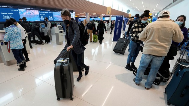 Liberal Party,  New Democratic Party,  the Canadian government,  NDP,  Canadian Airports Council