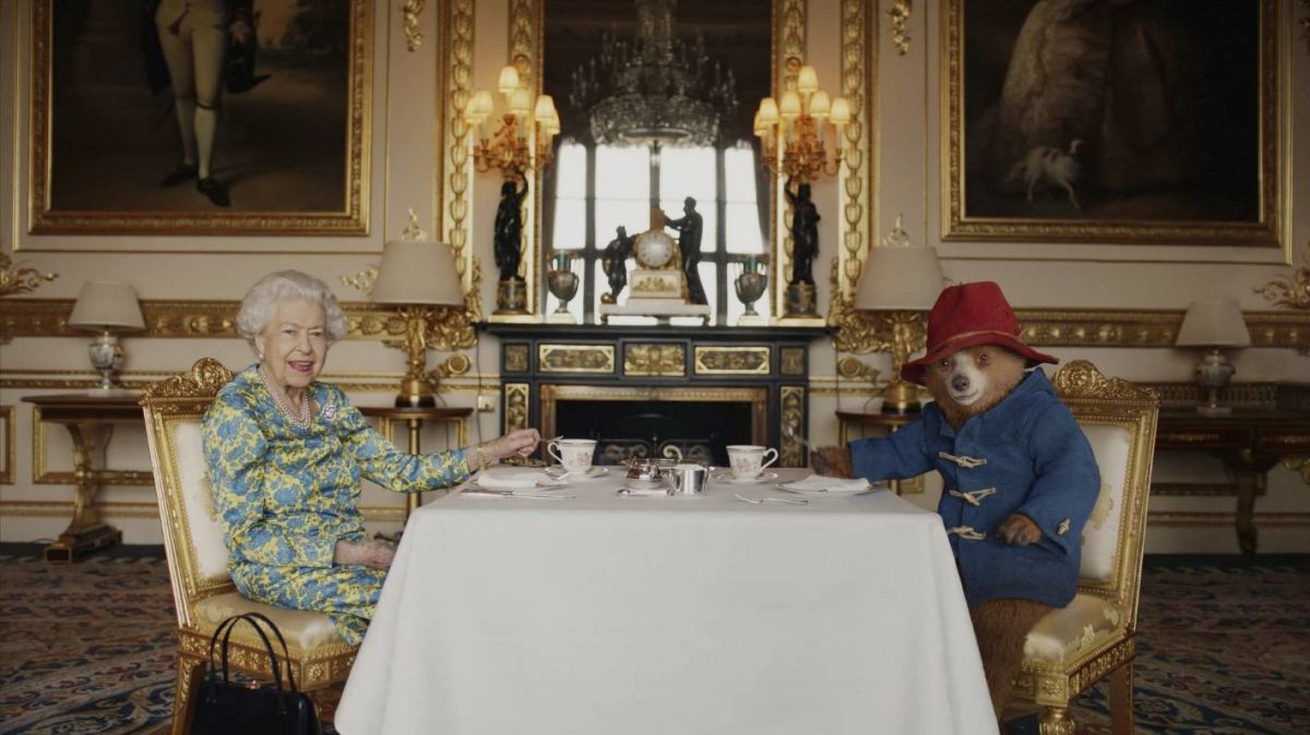Paddington Bear,  Queen Elizabeth II,  Diamond Jubilee celebrations,  Ben Whishaw,  London Olympics