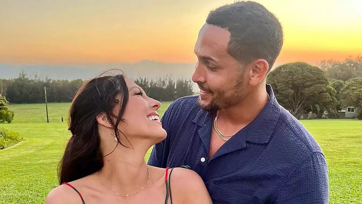 Megan Patrick , Tenpeni's mother, brother,  Patrick's father, Easter egg engagement