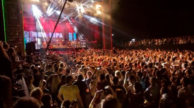 Dua Lipa,  Kosovo's central govt,  The Sunny Hill Festival,  Dukagjin Lipa,  The Albanian city