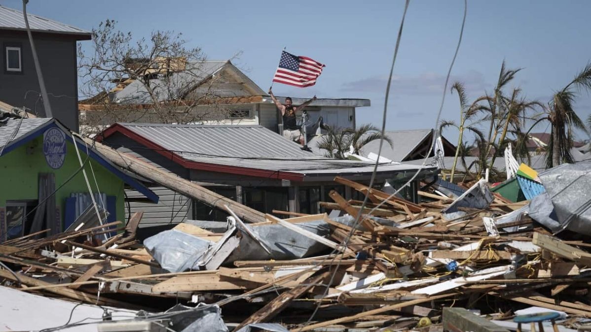 Hurricane Ian ,  Power poles, Florida, Rescue teams