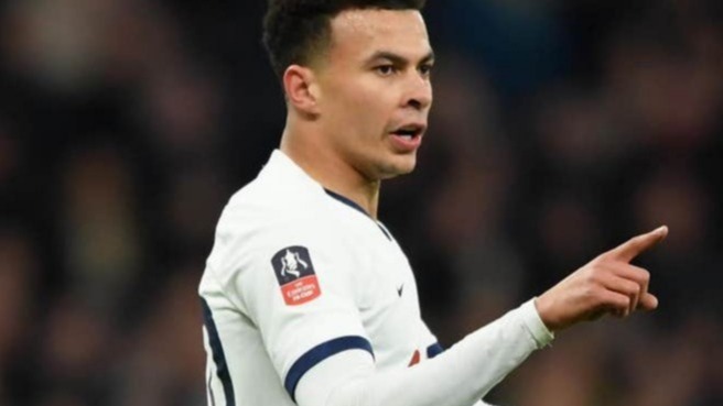 Sports England Spurs Footballer Dele Alli At Home Get Robbed At Knife Point