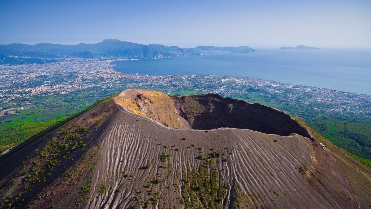 The Worst Volcanic  Disaster Ever in Pompeii  Italy 