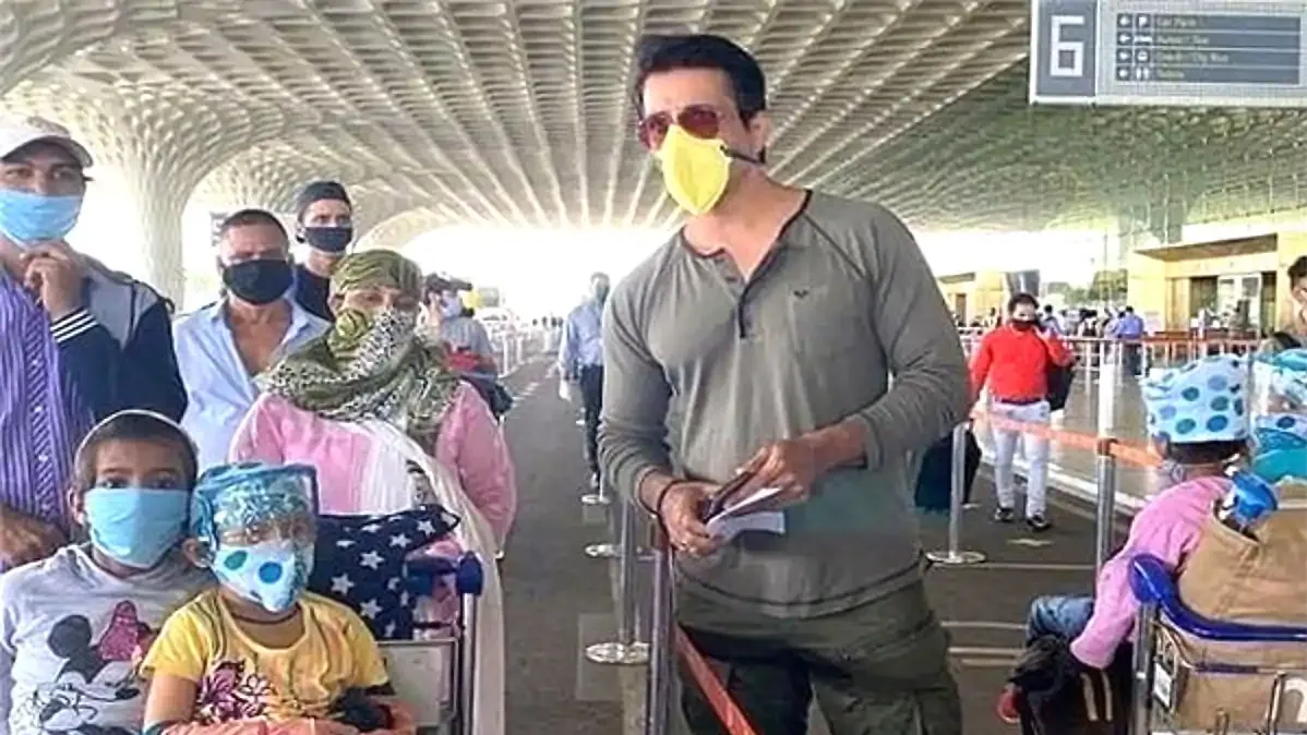 Sonu Sood visited chief minister Uddhav Thackeray, Aditya Thackeray, Sonu Sood, Sonu Sood Aditya Thakeray, Corona Covid19, Corona Virus