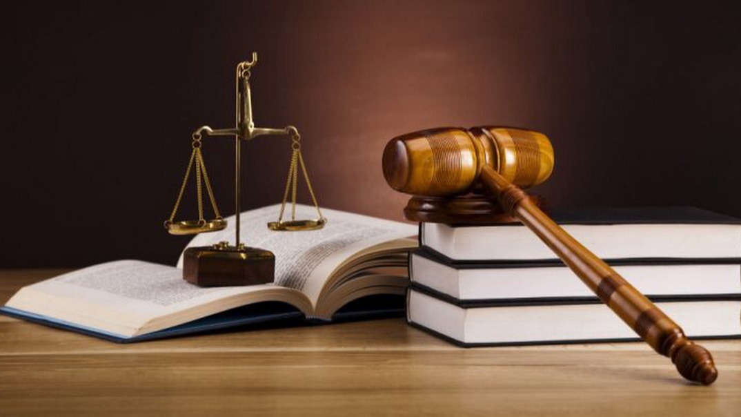 Difference Between A Lawyer And An Advocate