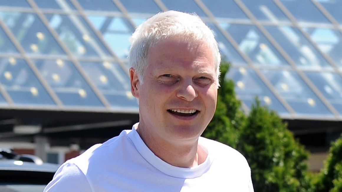 Steve Bing,  philanthropist,  A democratic political donor, film producer, died, suicide, jumps from building, high rise building, Tom Hanks.