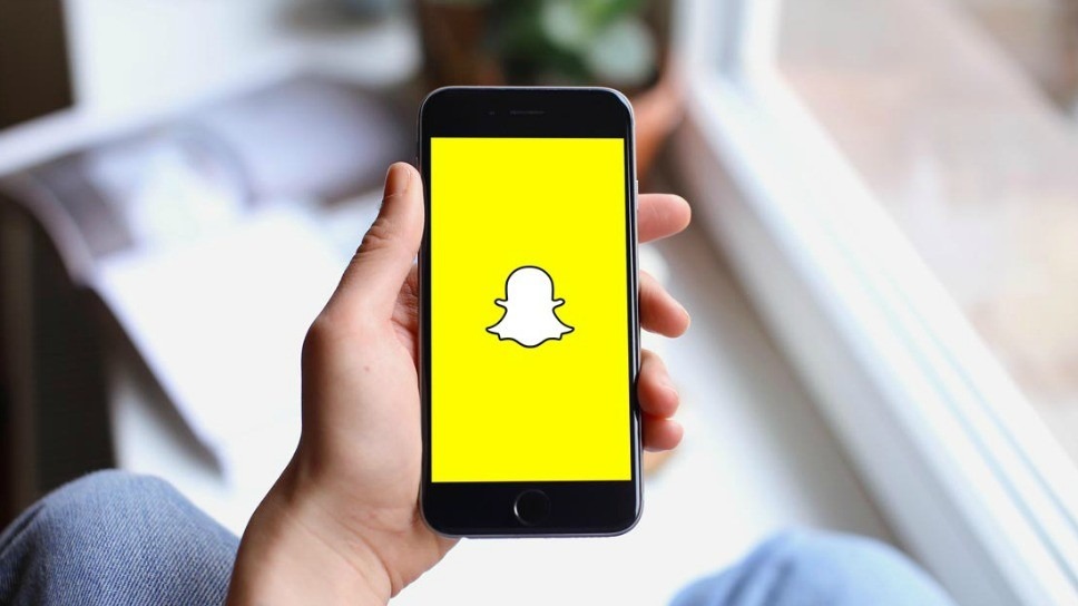 My AI: Snapchat chatbot introduced to mixed reviews