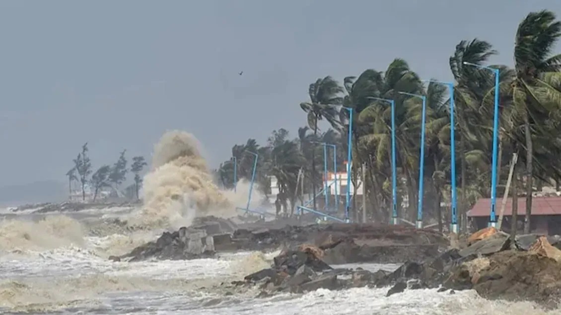 Cyclone Mocha: Deadly storm hits Myanmar and Bangladesh coasts