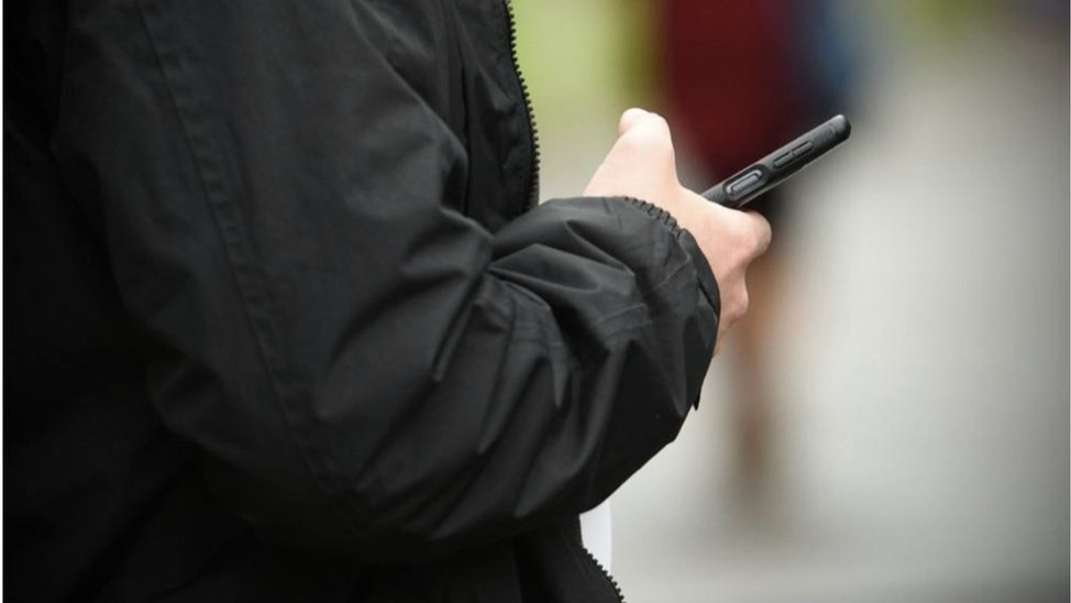 Mobile phone stolen every six minutes in London,  says Met Police