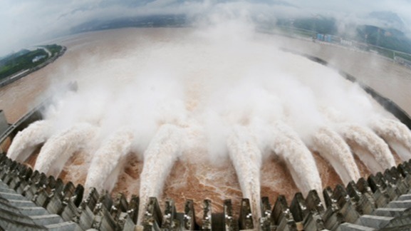China's Three Gorges Dam is one of the biggest at any point made. Was it justified despite all the trouble?, Three Gorges Dam , Grand Coulee Dam, Fan Xiao, United States, The Three Gorges Dam is a stunning structure. , Yangtze River