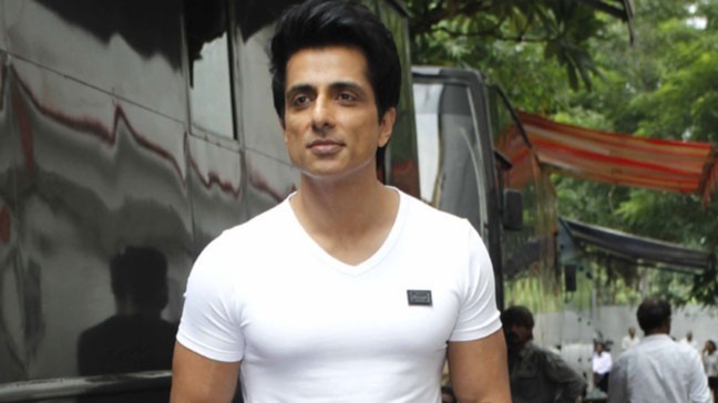 Bollywood industry,  Covid-19 Pandemic,  Philippines , Nilesh Nimbore, sonu sood, Sonu Sood, ps4, tweet