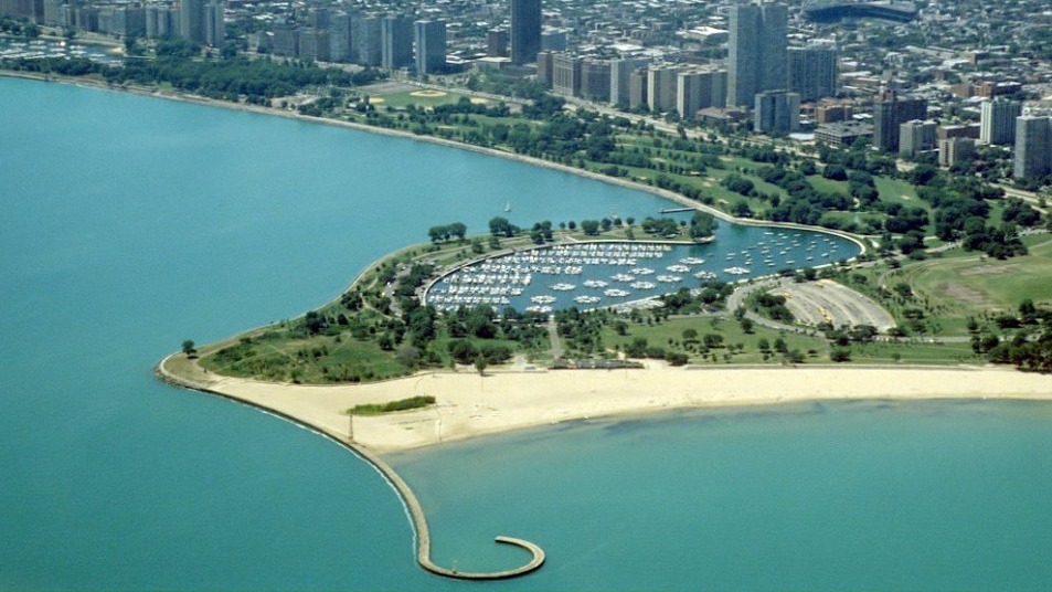 Chicago: Authorities To Fence Montrose Beach As Residents Gather., Chicago, Montrose Beach, COVID-19,  Department of Public Health, Dr Ngozi Ezike, Illinois Gov. JB Pritzker, Chicago Tribune, The Chicago Park District, fencing at Montrose Beach