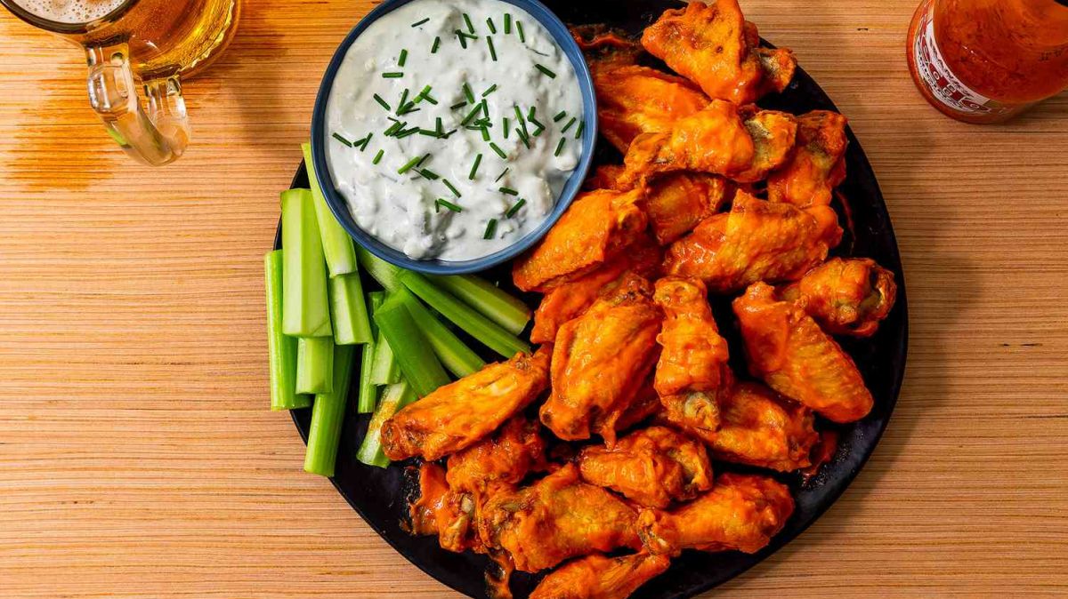 Buffalo Wings, Buffalo Wings: A MustTry American Classic,  A MustTry American Classic, must try dish in us , must try dish in usa, must try dish in america