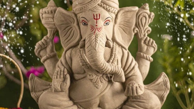 Ganesh Chaturthi 2020:,  Celebrities Leading Festival Celebrations with Eco-Friendly Idols., August 22 ,  Bappa,  Eco-friendly Ganesh Chaturthi,  Rithvik Dhanjani, Karan Wahi, Juhi Parmar, ganpatibappamorya, ecofriendly