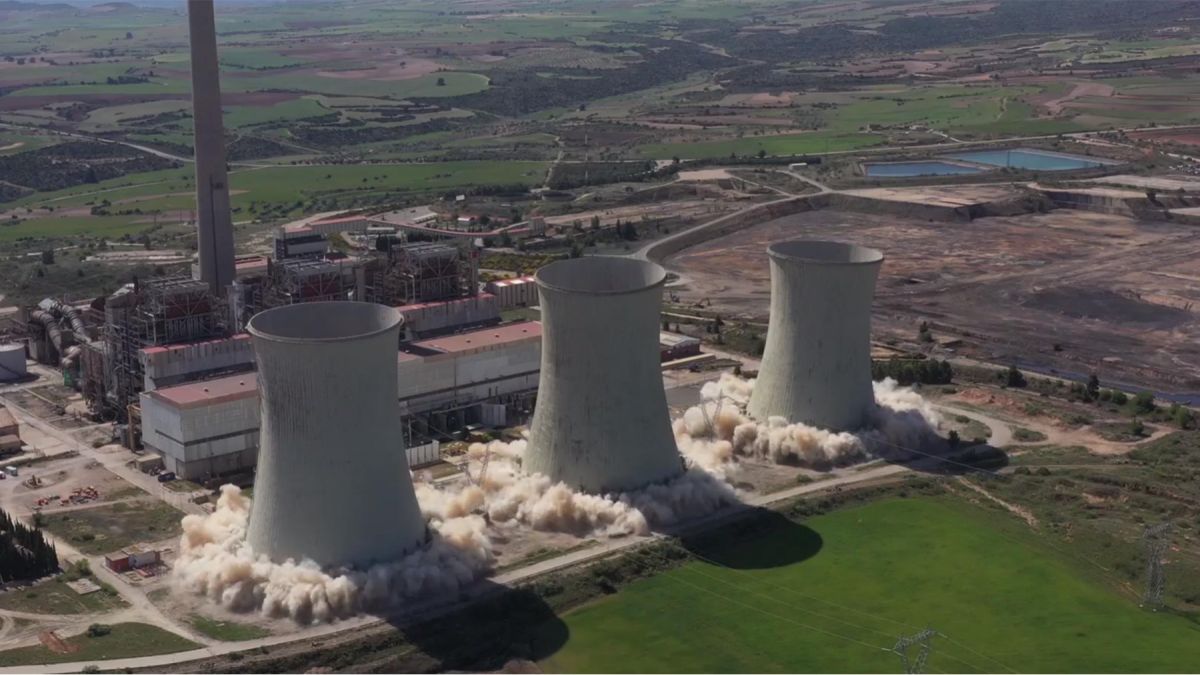 Ratcliffe-on-Soar power station UK energy transition Coal-fired power plants Energy storage Battery energy storage systems (BESS) Renewable energy Decarbonisation Green energy Intermittency challenges