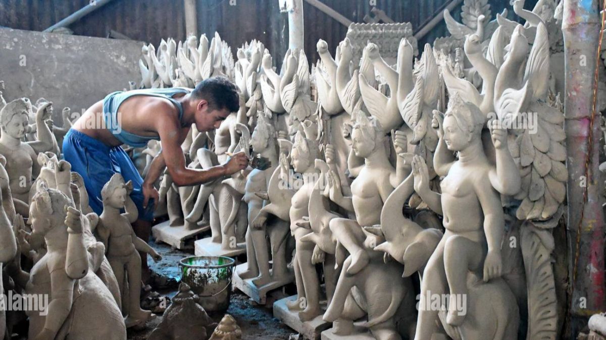 Bangladesh,  Durga Puja,  idol makers,  Hindu festival,  Dhaka,  Balai Pal,  Durga Maa,  artisan craftsmanship,  religious celebration,  Hindu community
